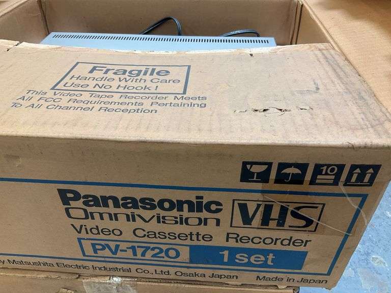 Panasonic PV 1720 VHS player (tested works with VHF cable)
