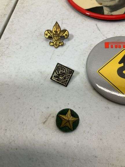 Miscellaneous buttons & pins