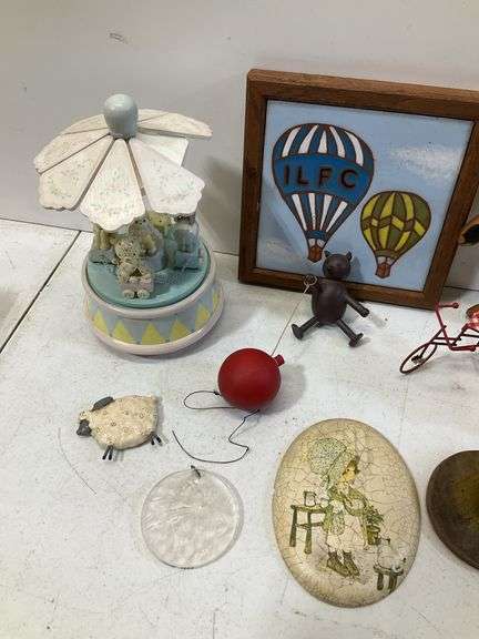 (11) Hot air balloon, bear lot
