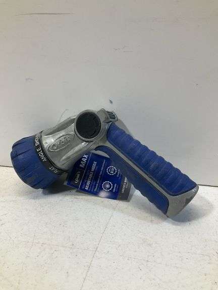 Adjustable garden hose sprayer