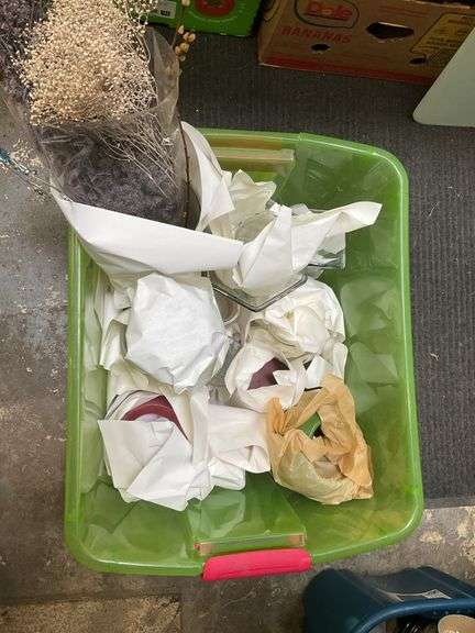 Tote of flower vases