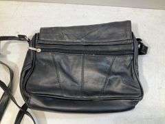 (3) purses