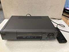 Sony SLY–761HF VHS player (tested works well)