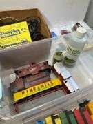 HO scale model railroad train set (consignor says it works track needs wipe down)