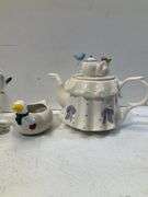 (4) teapot ceramic lot