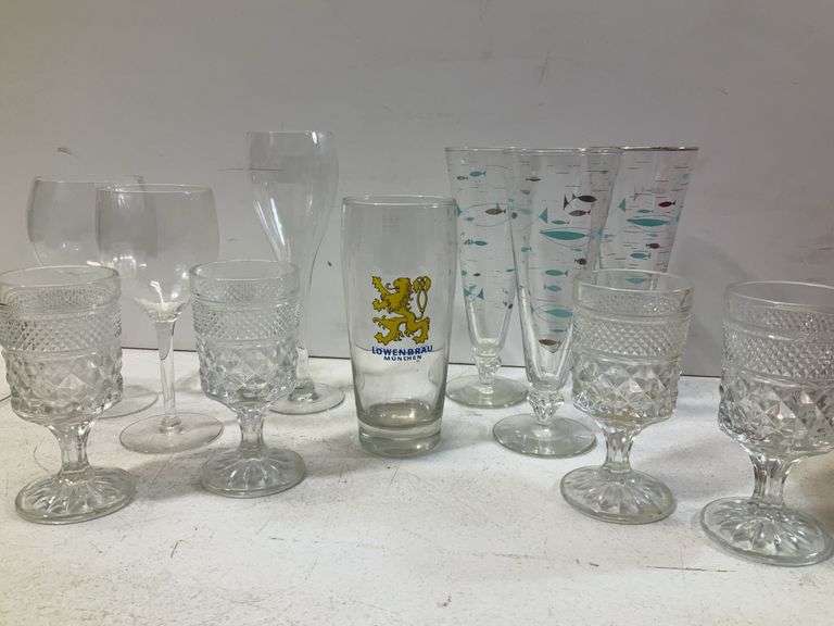 (11) glasses Lowenbrau beer glass
