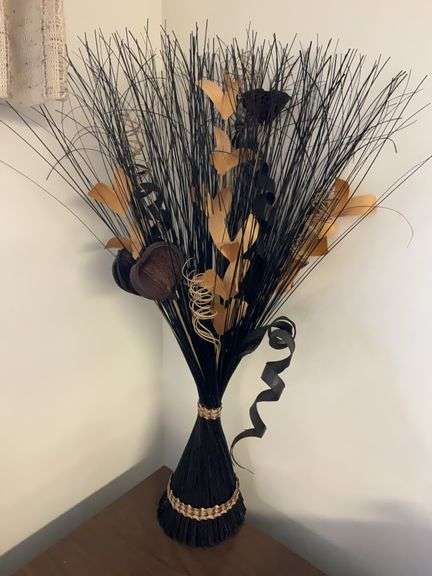 Black straw decor