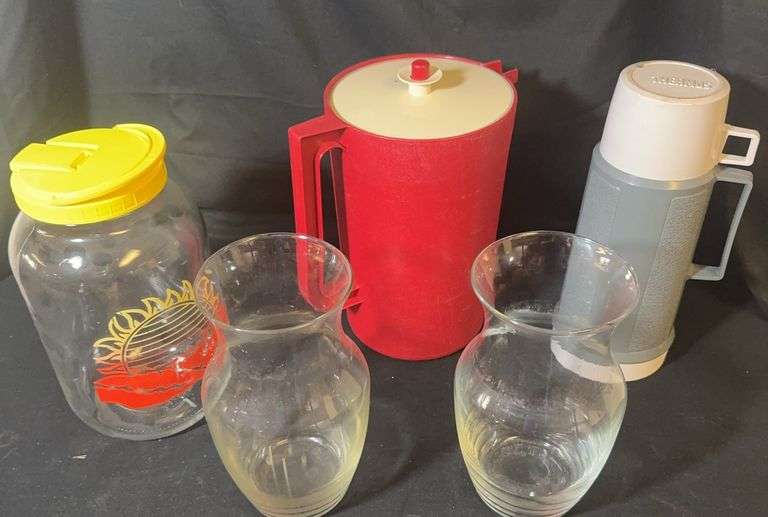 (5) 2 pitchers, 2 vases, 1 thermos