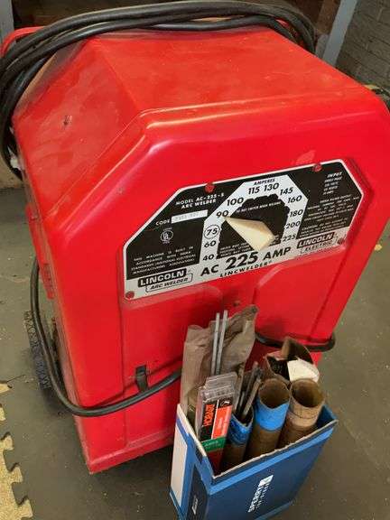 Lincoln ARC welder model AC – 225 – S