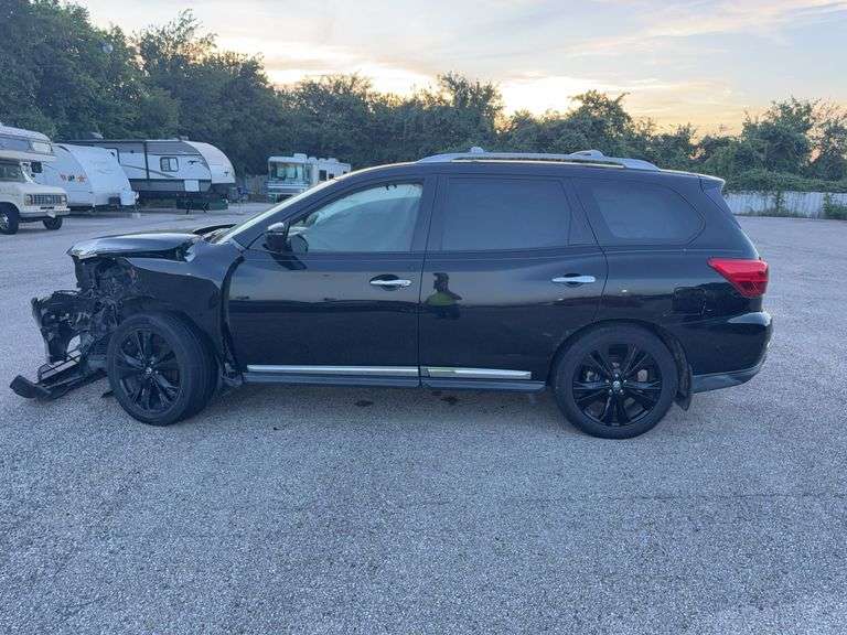 2017 NISSAN Pathfinder VIN# 5N1DR2MN1HC680019 COMMENTS: NO KEY, WRECKED SEE DESCRIPTION