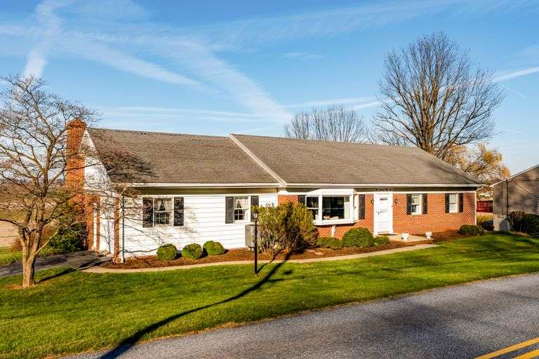 159 EDGEWOOD DRIVE, NEW HOLLAND
