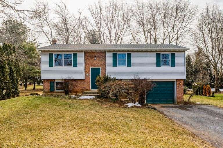 30 BUTTONWOOD DRIVE, LITITZ