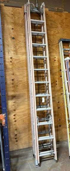 2 Fiberglass Exension Ladders