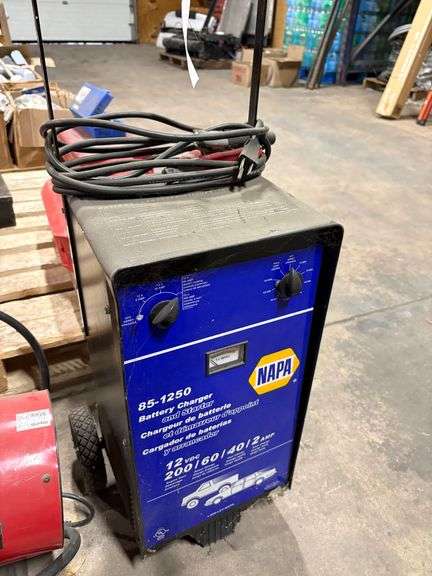 NAPA Battery Charger