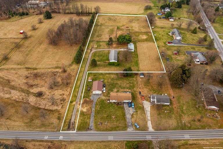 3697 NEWARK ROAD, COCHRANVILLE (5 ACRES)