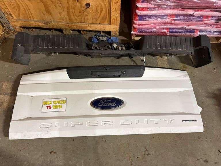 2019 Ford Tailgate and Bumper