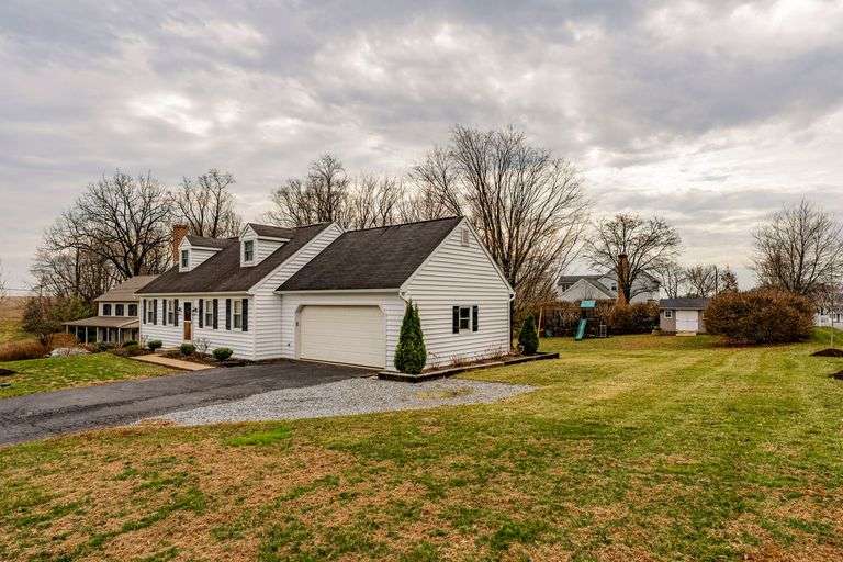646 W. BRUBAKER VALLEY ROAD, LITITZ