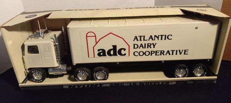 ADC GMC 18-Wheeler