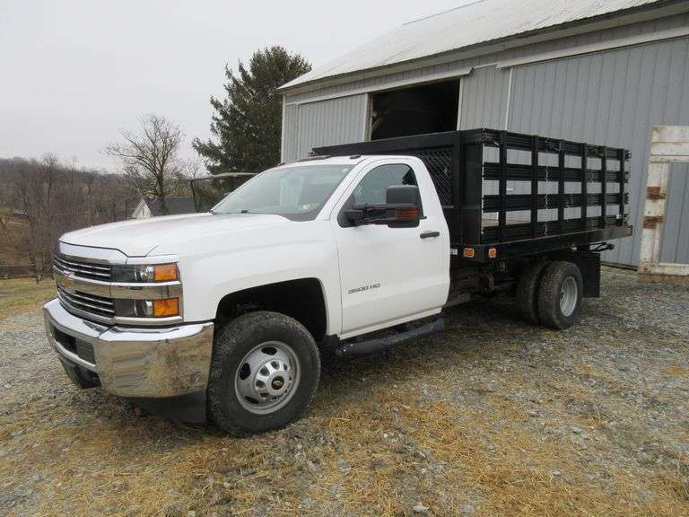2016 Chevy Silverado Truck w/Dump