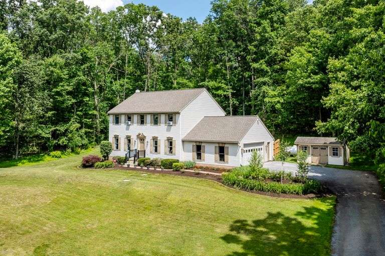 2225 LAUREL SPRINGS DRIVE, NARVON (1.03 ACRES)