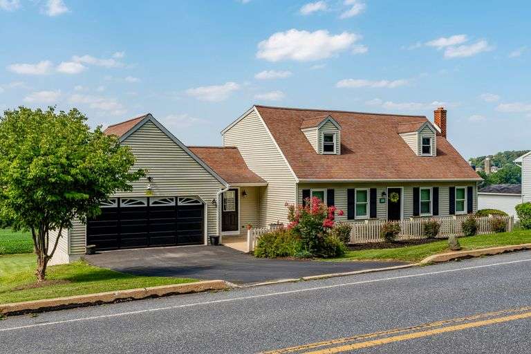 148 VALLEY VIEW DRIVE, EPHRATA