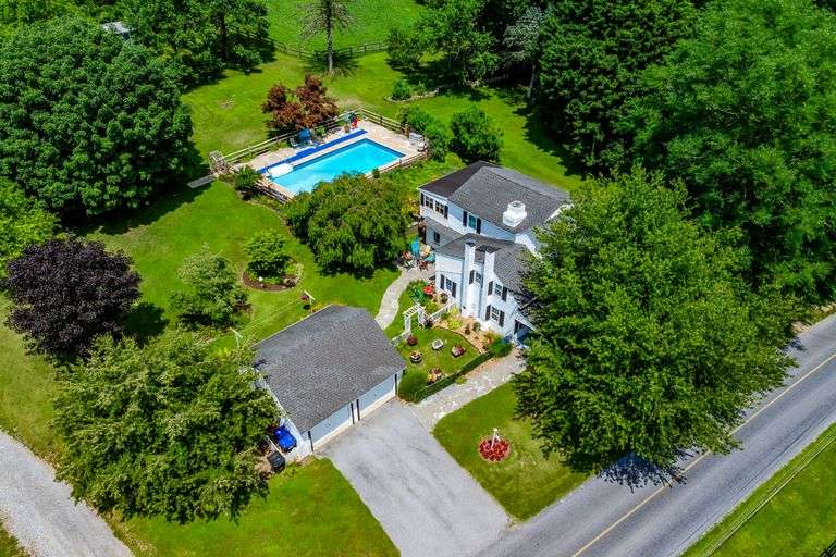 481 BRANDAMORE ROAD, HONEY BROOK (2½ ACRES)