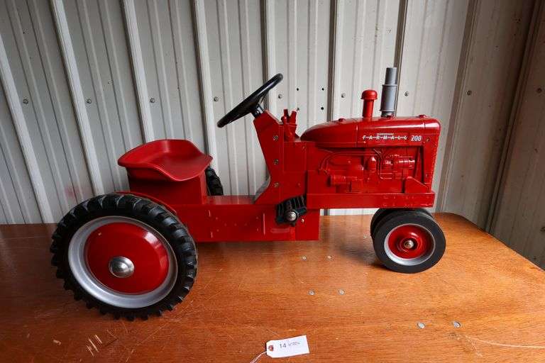 Farmall 200 Pedal Tractor