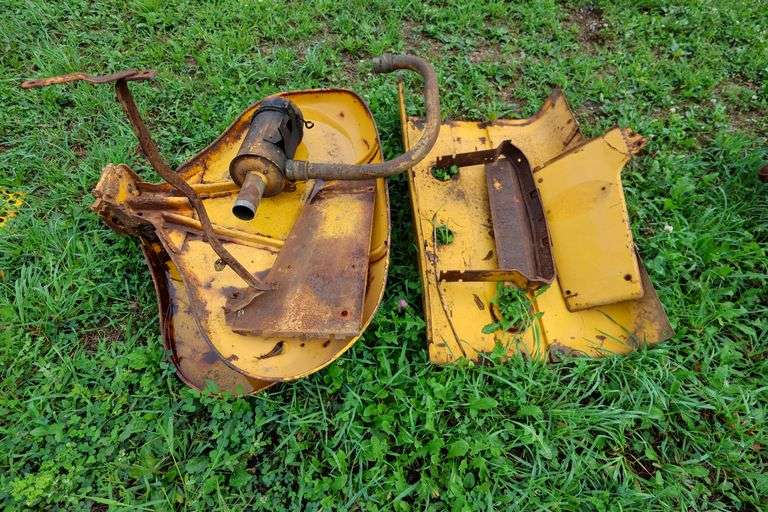 IH 340 Fender/Parts