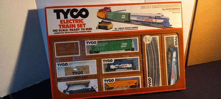 Tyco HO Scale Electric Train Set