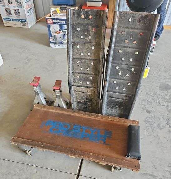Car Ramps, Jack Stands & Creeper Lot