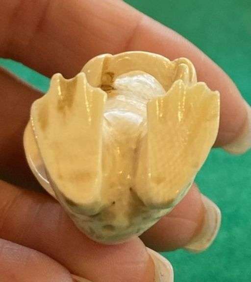 Netsuke Frog with Leaf Umbrella Ivory/Bone