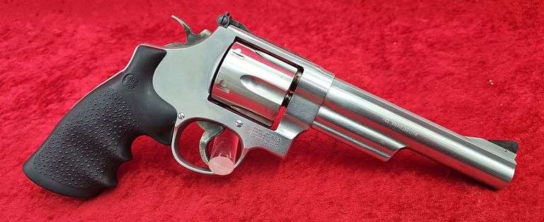 Smith & Wesson  Model 657-4  41 Magnum  Revolver