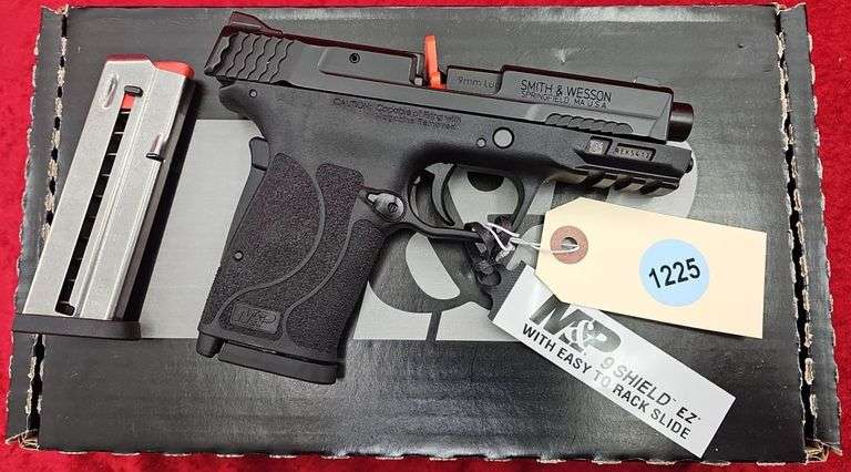 Smith & Wesson  M&P 9 Shield  9mm  Pistol