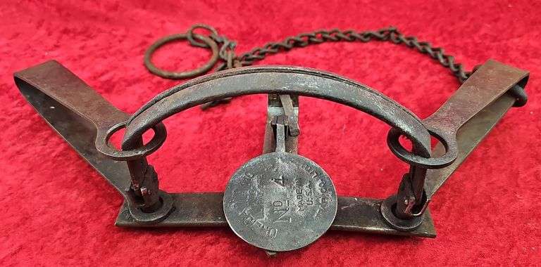 Oneida Newhouse No. 4 Long Spring Trap w/Chain