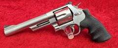 Smith & Wesson  Model 657-4  41 Magnum  Revolver