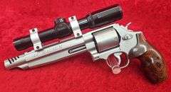Smith & Wesson  Model 629-5 Performance Center   44 Mag  Revolver