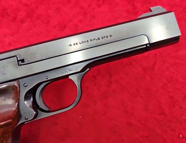 Smith & Wesson  Model 41 Heavy Bbl.   22 cal.   Target Pistol