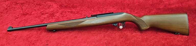 Early Ruger  10/22 Deluxe  22 cal.   Carbine