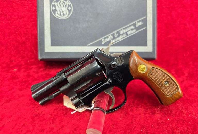 Smith & Wesson   Model 37 Airweight   38 spl.   Revolver