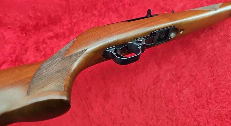 Early Ruger  10/22 Deluxe  22 cal.   Carbine