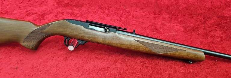 Early Ruger  10/22 Deluxe  22 cal.   Carbine