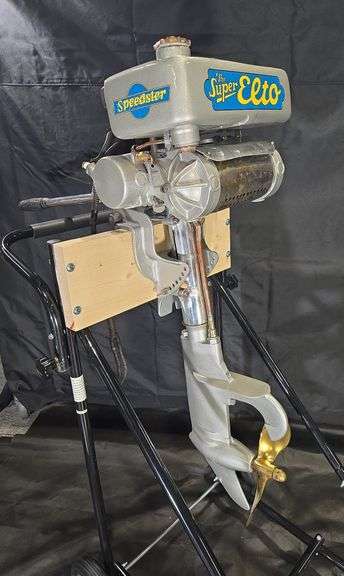 Restored EVINRUDE Super Elto Speedster 7 HP Outboard