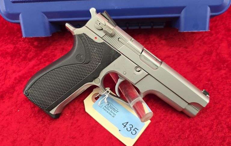 Smith & Wesson   Model 5906  9mm  SS Pistol