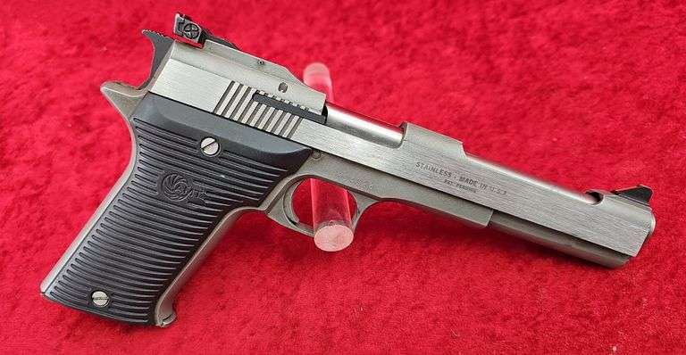 AMT   AutoMag II  22 Magnum  Pistol