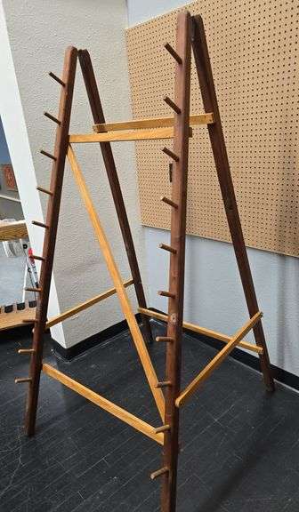 Folding gun display rack