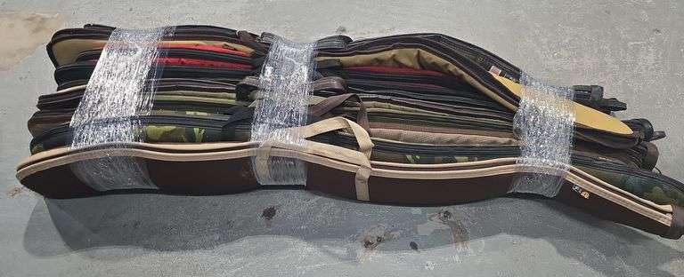 A lot of 10 soft rifle cases