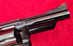 Smith & Wesson   Model 29-2  44 Magnum  Revolver