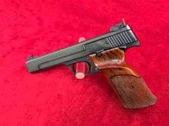 Smith & Wesson  Model 41 Heavy Bbl.   22 cal.   Target Pistol