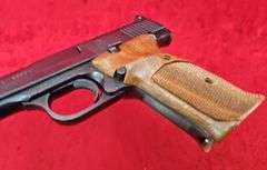 Smith & Wesson  Model 41  22 cal.   Target Pistol