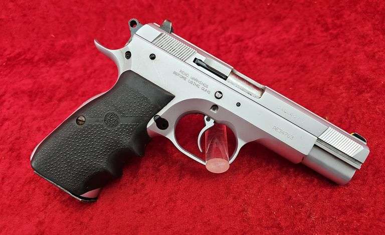 EAA  Witness   40 cal.   Pistol